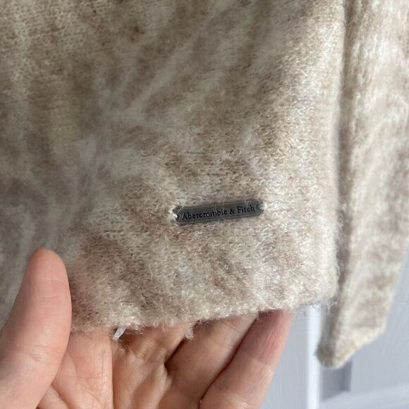 Abercrombie Fitch Women's XS Tan Beige Coxy Pullover Minimalist Zebra Sweater - Picture 4 of 6